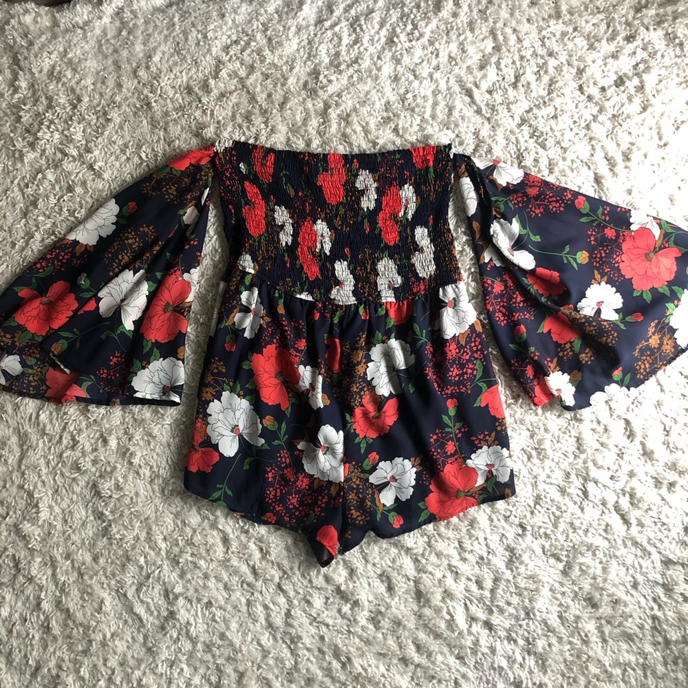 Fashion Nova flower romper with bell sleeves